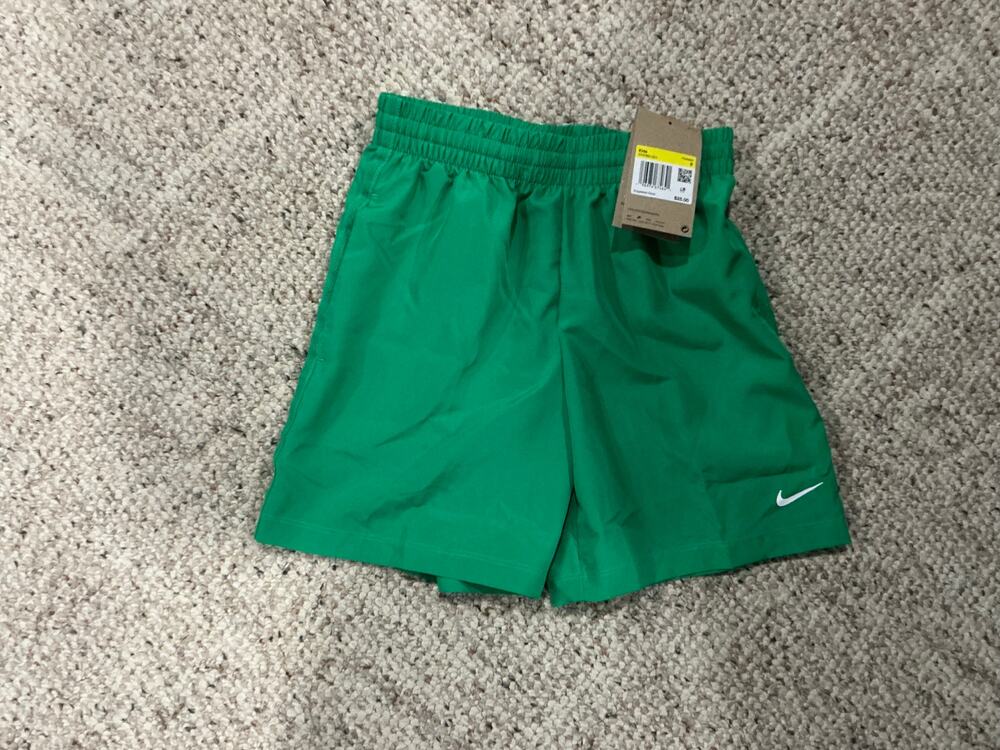 Kids Nike Shorts Green Size Medium-NWT